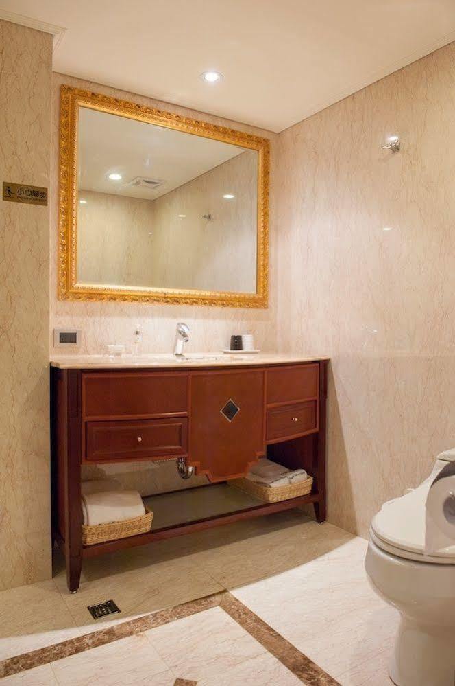 รอยัล พาเลซ โฮเต็ล Hotel ไทเป ภายนอก รูปภาพ